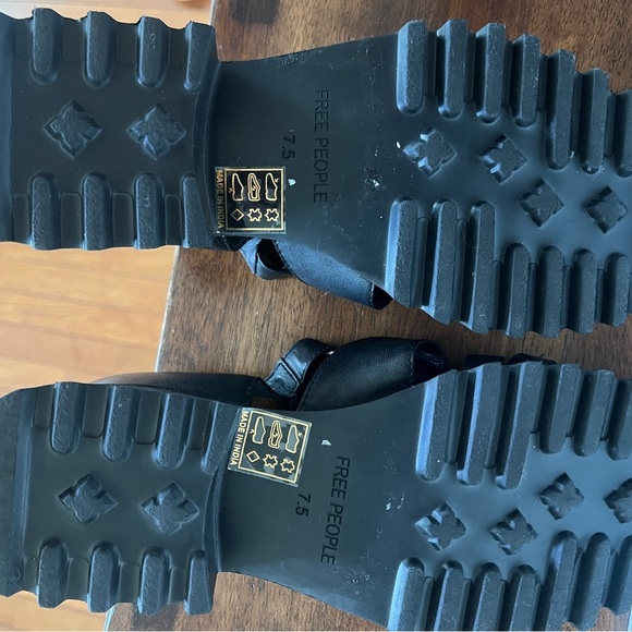 FREE PEOPLE - JANIS FISHERMAN SANDALS in size 7.5 - Picture 10 of 14